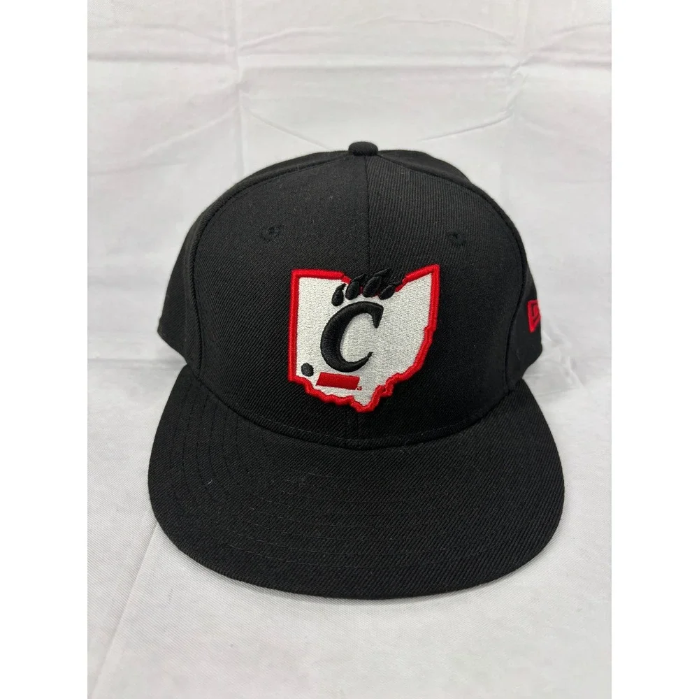 New Era Cincinnati Bearcats 59FIFTY Fitted Baseball Hat Cap Mens Black 7 1/4 NWT